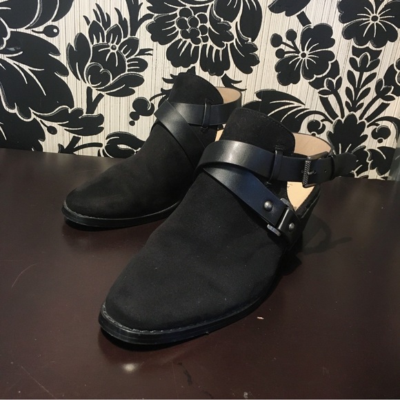 Indigo Rd. Ankled Booties - Picture 3 of 8